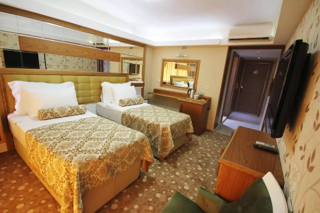 Grand Corner Boutique Hotel